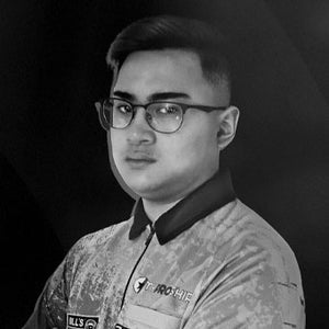 rusty-jake-rodriguez-premier-darts-bulls-de-shop-min-Premier Darts